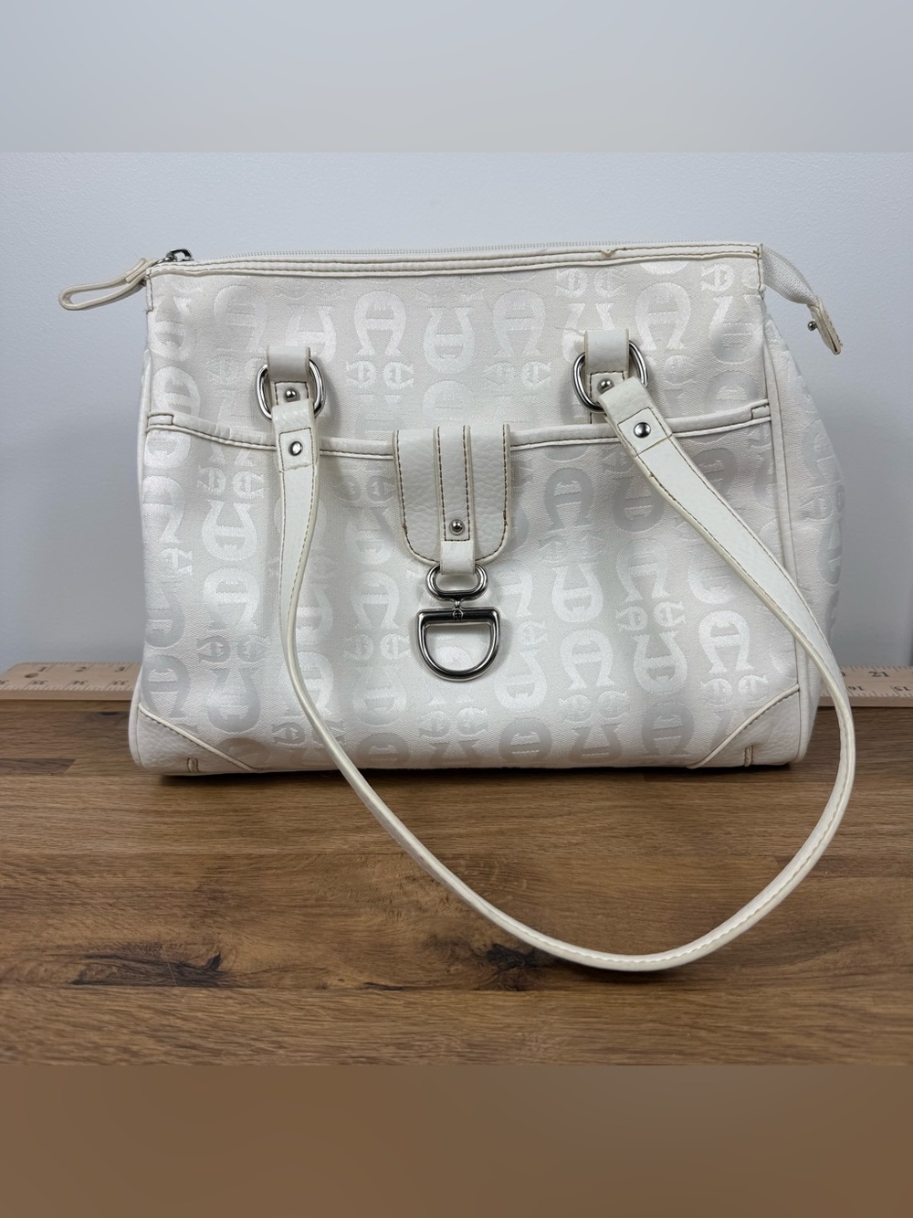Etienne Aigner Signature Logo Jacquard Shoulder Bag Ivory White Y2K Purse